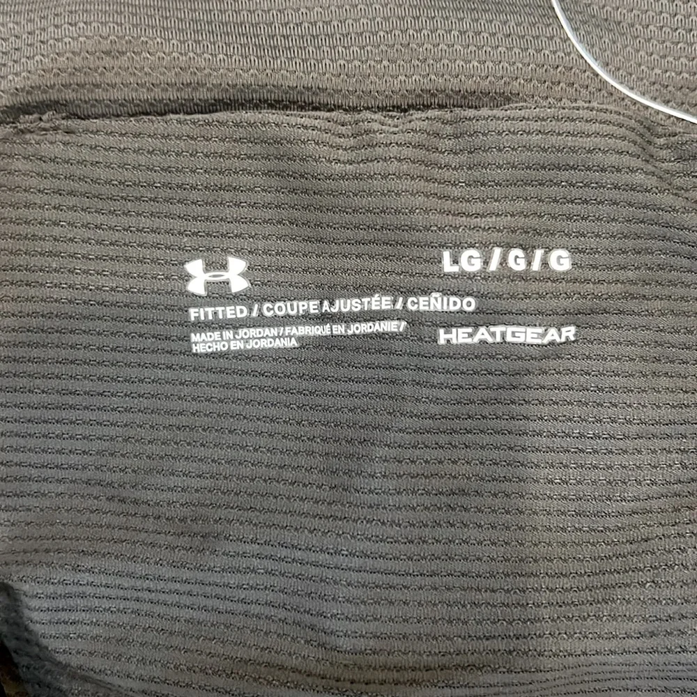 NWT Under Armour women’s athletic shorts size large - Picture 3 of 5